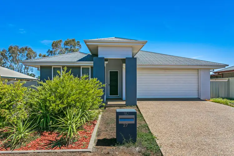 27 Carnegie Place, Tamworth NSW 2340