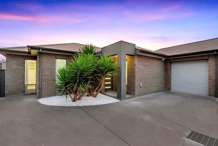 2/2 Norman Street, Findon SA 5023