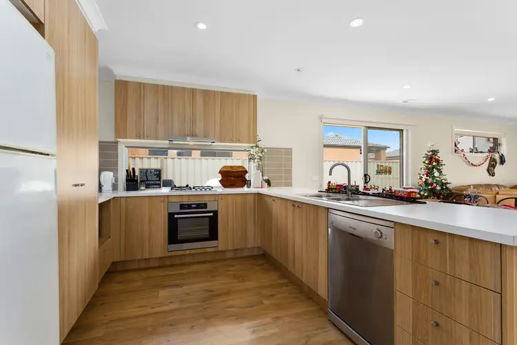 12 Willowtree Drive, Pakenham VIC 3810