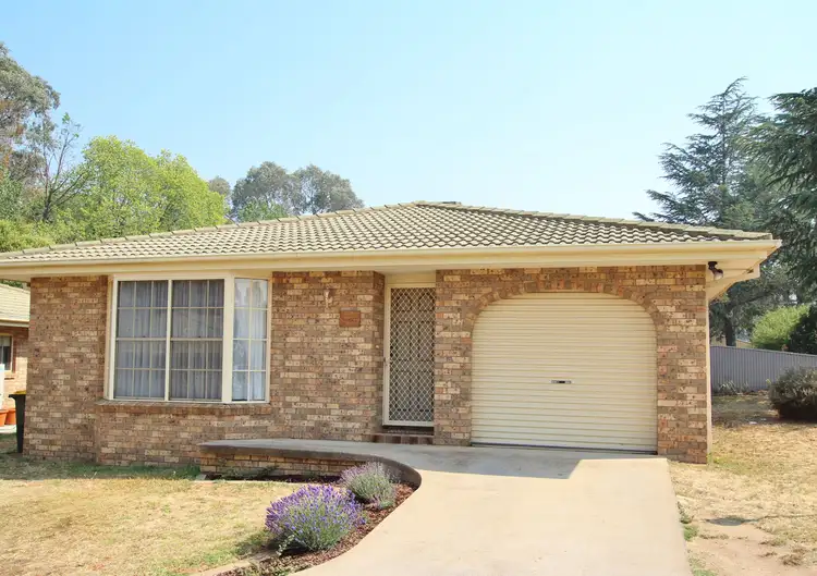 4/10-12 Blackett Avenue, Young NSW 2594