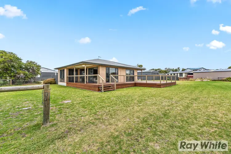 5 Alexandrina Drive, Clayton Bay SA 5256