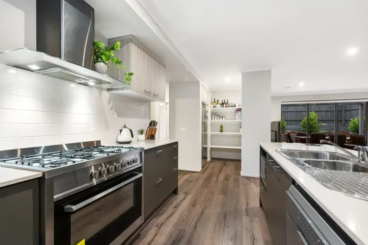 Second view of Homely house listing, 25 Mountford Rise, Pakenham VIC 3810
