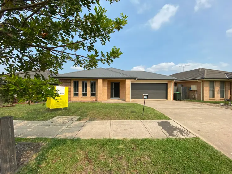 19 Plymouth Boulevard, Spring Farm NSW 2570