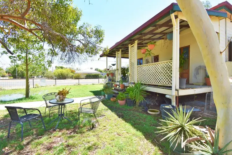 42 Crane Street, Longreach QLD 4730