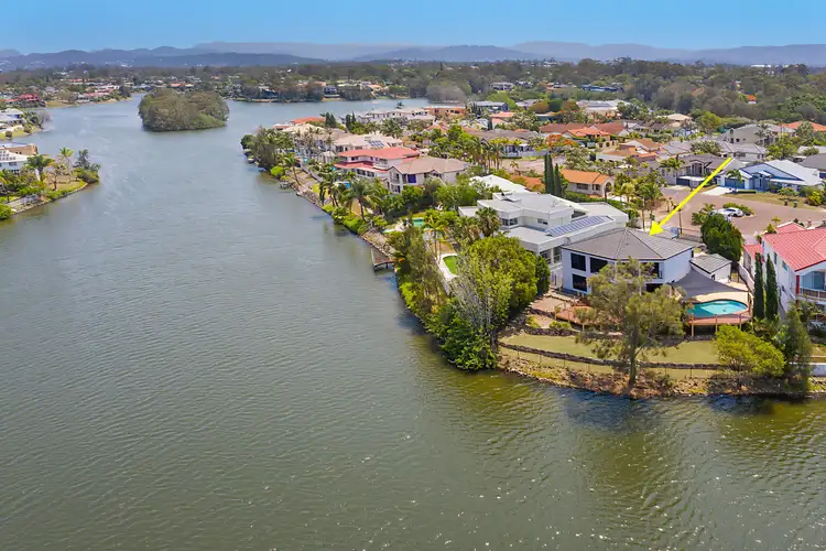 6 Malanda Place, Robina QLD 4226