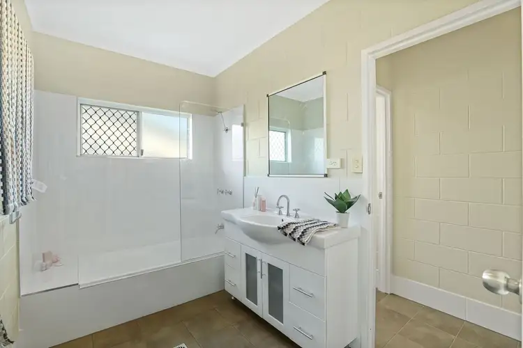 Sixth view of Homely house listing, 4 Arnhem Close, Bentley Park QLD 4869