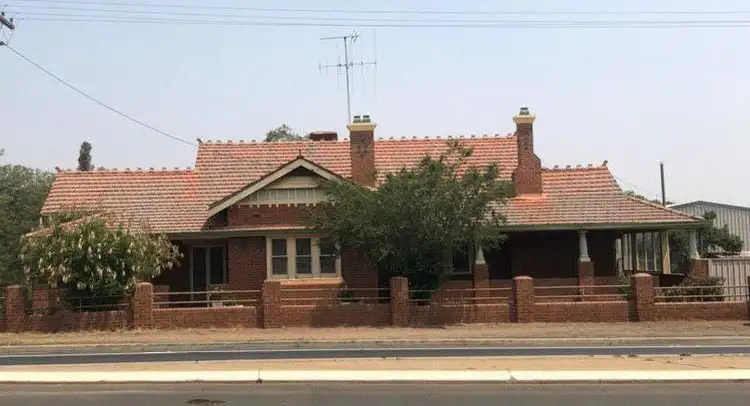 404 Clarinda Street, Parkes NSW 2870