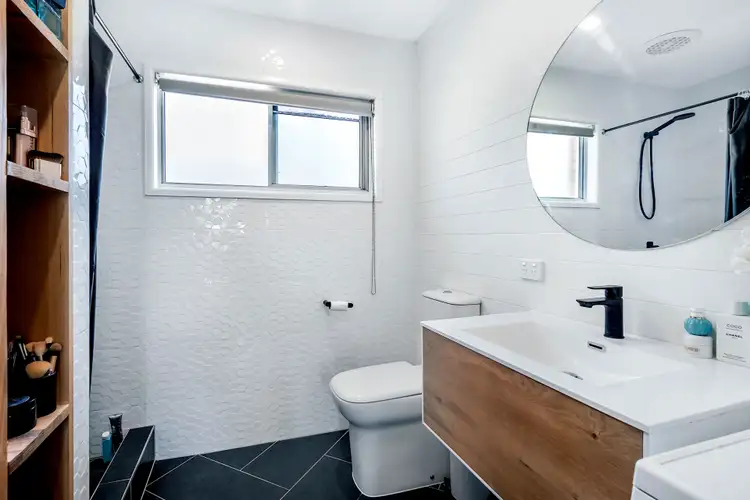 Sixth view of Homely unit listing, 6/9 Surf Parade, Broadbeach QLD 4218