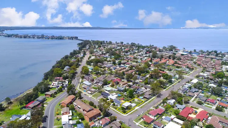 10 Suncrest Parade, Gorokan NSW 2263