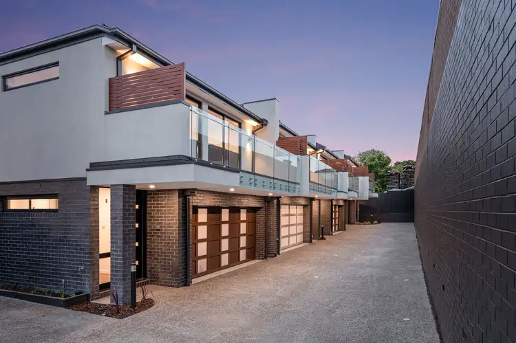2/33 Lawson Street, Essendon VIC 3040