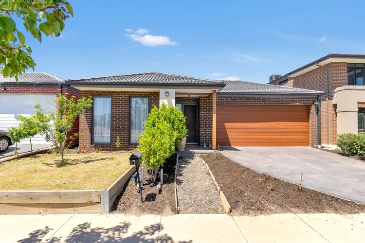 7 Miniata Way, Manor Lakes VIC 3024