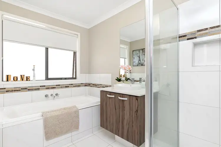 Sixth view of Homely house listing, 7 Miniata Way, Manor Lakes VIC 3024