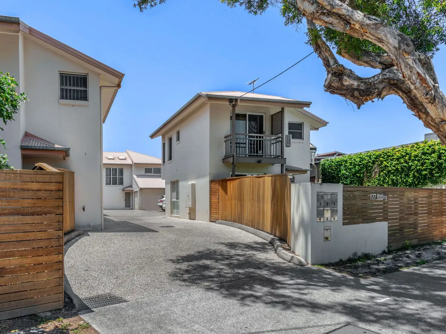 Main view of Homely townhouse listing, 5/177 Riding Road, Balmoral QLD 4171