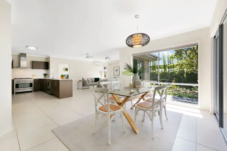 37 Emerson Drive, Bonogin QLD 4213
