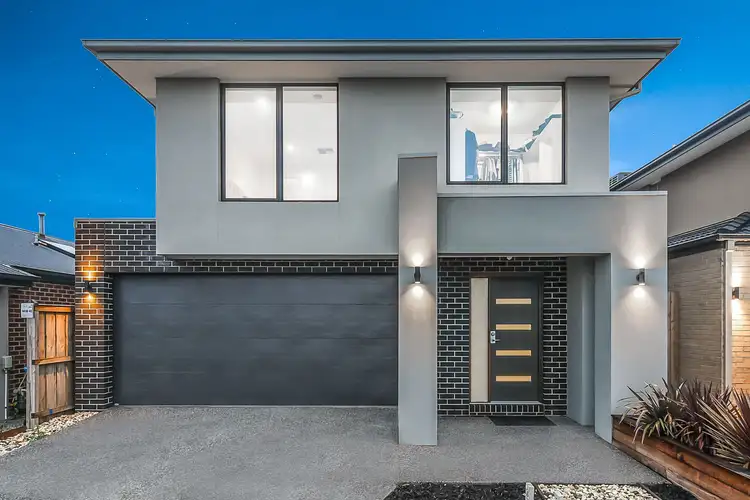 6 Hallyburton Drive, Clyde North VIC 3978