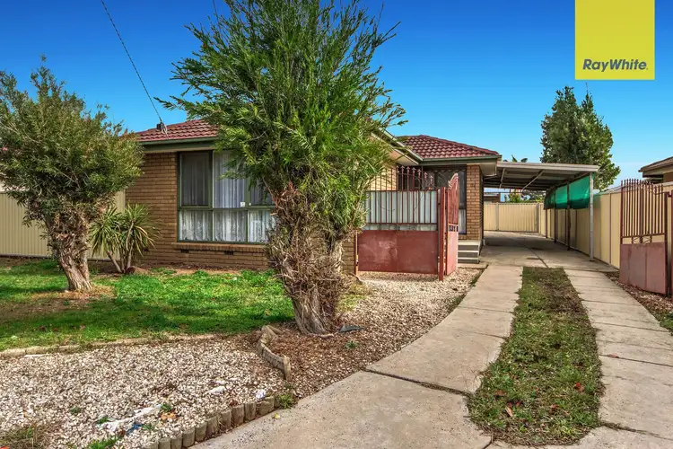 24 Glenmaggie Drive, St Albans VIC 3021