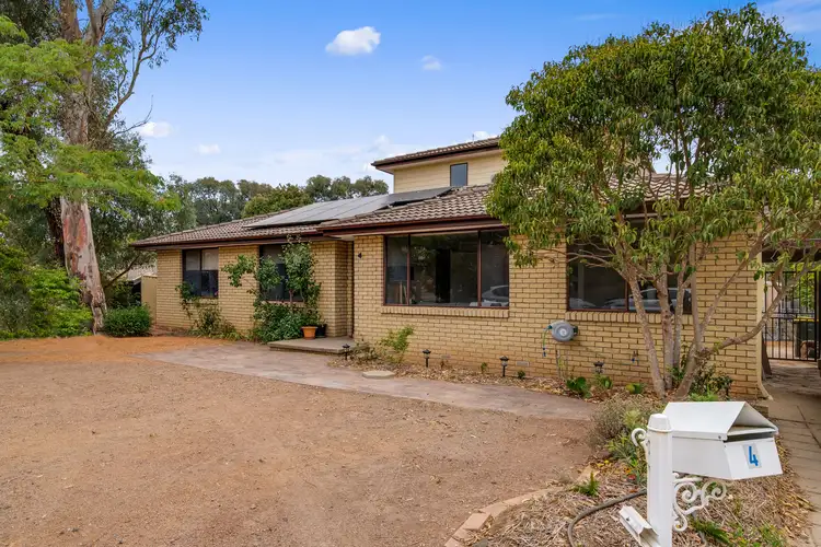 4 Winder Place, Charnwood ACT 2615