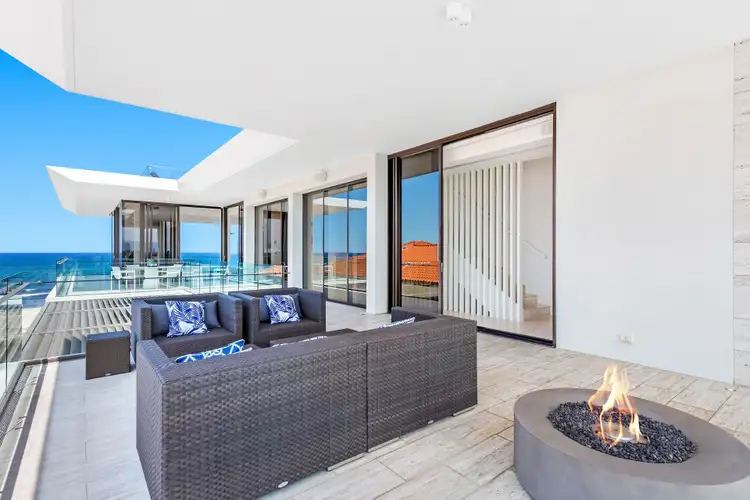 Fourth view of Homely semi-detached listing, 2/209-211 Hedges Avenue, Mermaid Beach QLD 4218