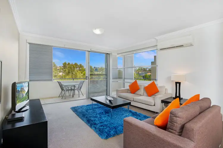 136/1-7 Moores Crescent, Varsity Lakes QLD 4227