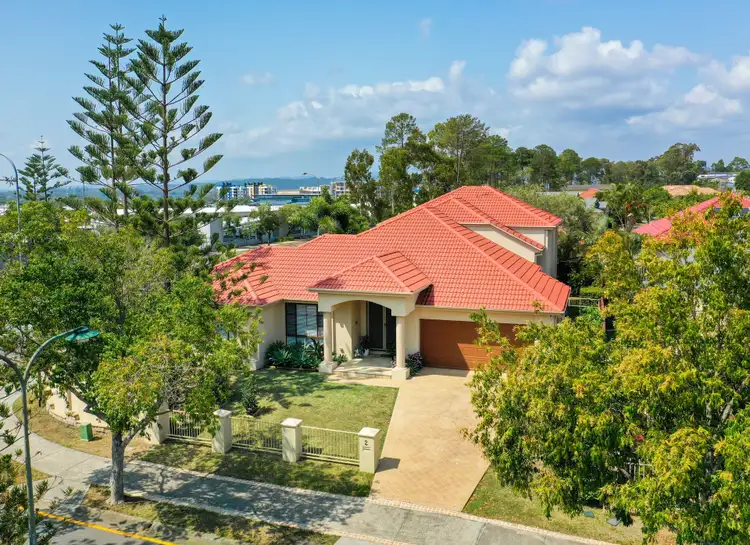 2 Pine Valley Drive, Robina QLD 4226