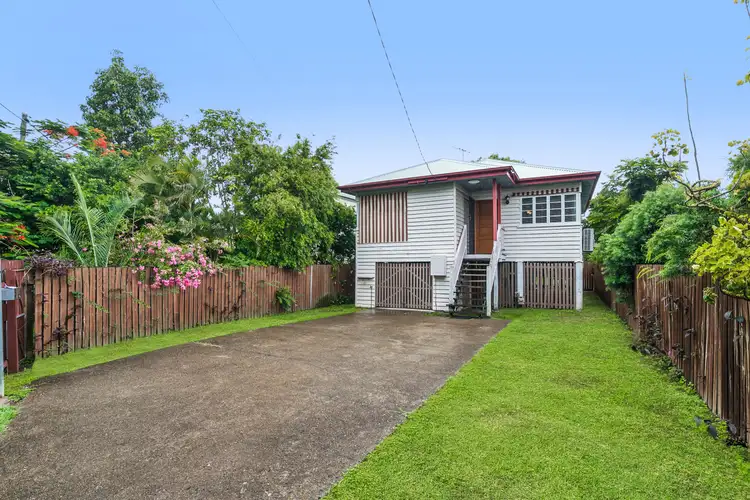 41 Railway Road, Fairfield QLD 4103