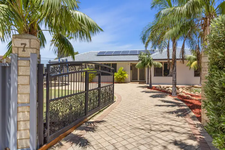 Second view of Homely house listing, 7 Shell Court, Beldon WA 6027