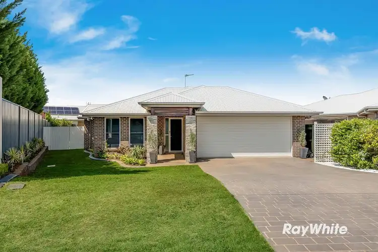 11 Blades Court, Middle Ridge QLD 4350