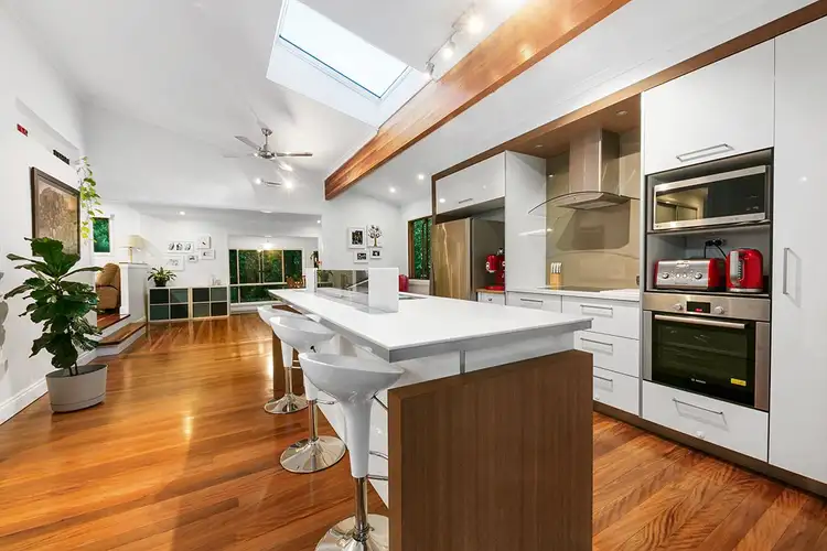 26 Noreen Street, Chapel Hill QLD 4069