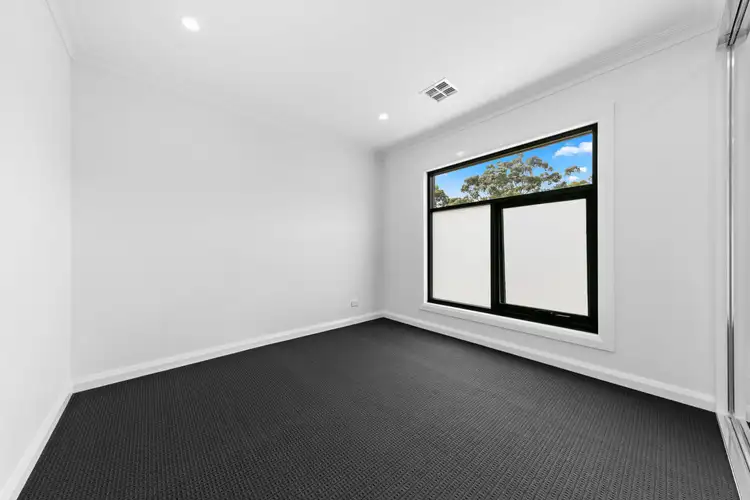 Sixth view of Homely house listing, 10 Mathew Court, Drouin VIC 3818