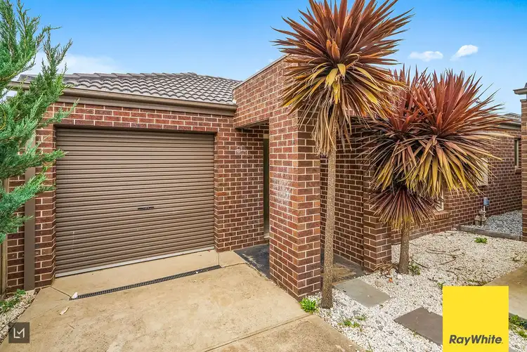 2/49 Westmeadows Lane, Truganina VIC 3029