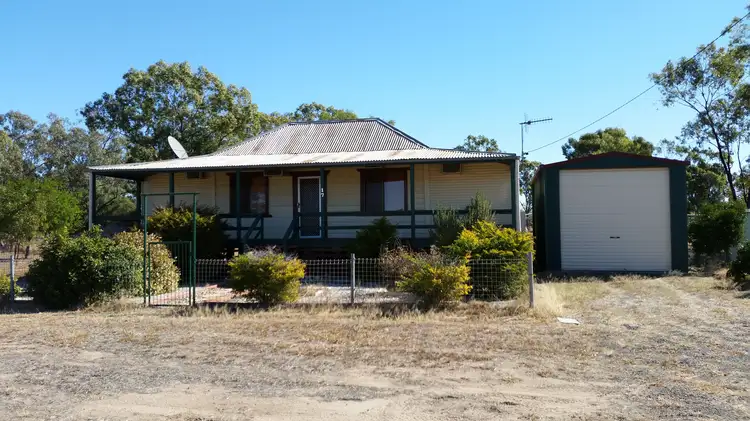17 Bass Street, Yuleba QLD 4427