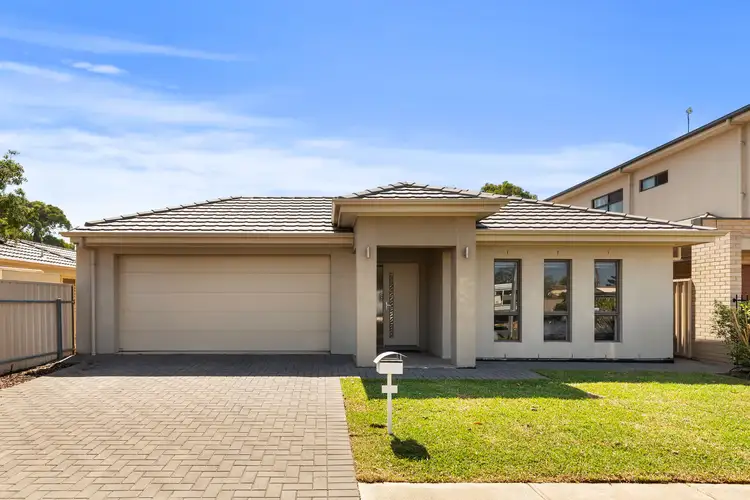 7 Mulcra Avenue, Park Holme SA 5043