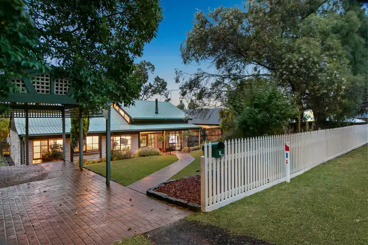 3 May Court, Garfield VIC 3814