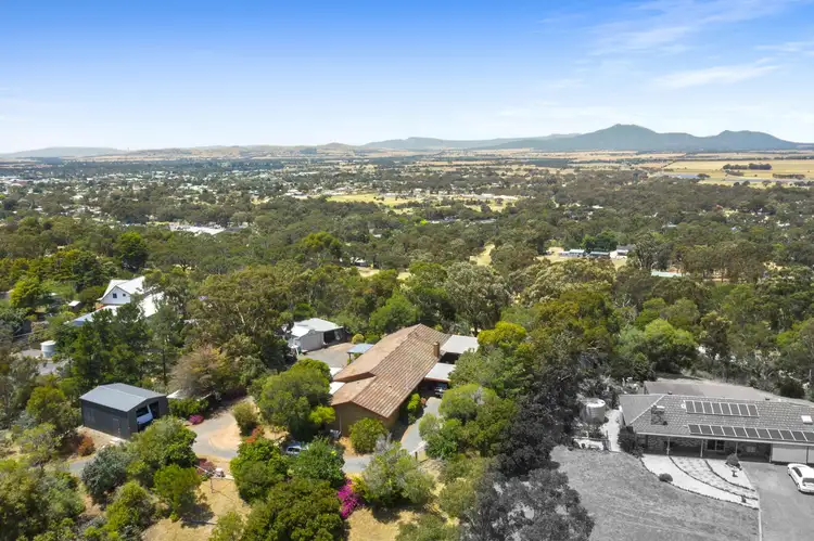 63 Bellinghams Hill Road, Ararat VIC 3377