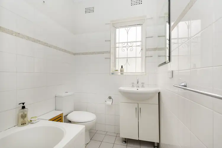 Third view of Homely apartment listing, 6/9 The Esplanade, Elizabeth Bay NSW 2011