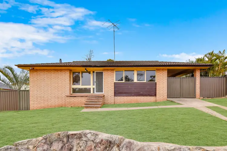 1 Micawber Street, Ambarvale NSW 2560