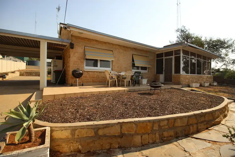 9 Coombe Terrace, Waikerie SA 5330