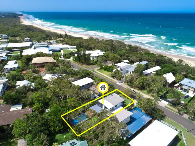 8 Ngungun Street, Dicky Beach QLD 4551