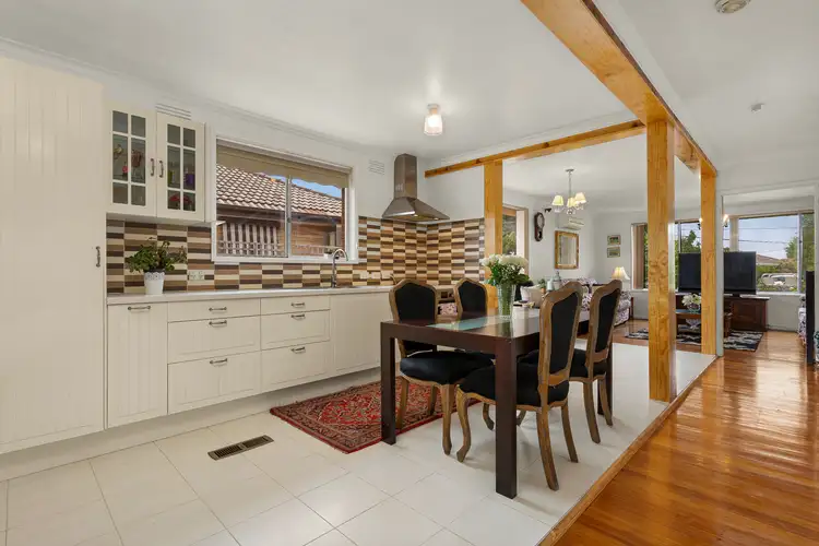 17 Burbank Avenue, Gladstone Park VIC 3043
