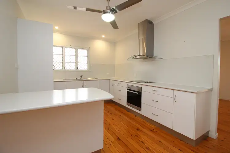 Fifth view of Homely house listing, 6 Edwards Place, Emerald QLD 4720