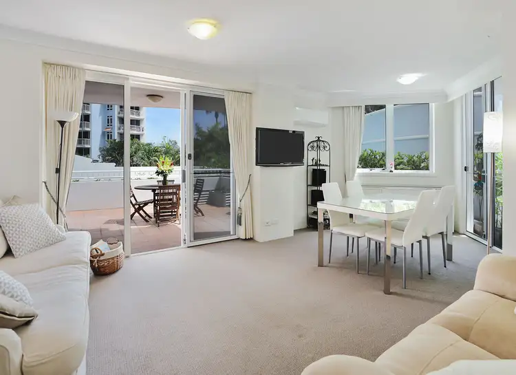 2018/2633 Gold Coast Highway, Broadbeach QLD 4218