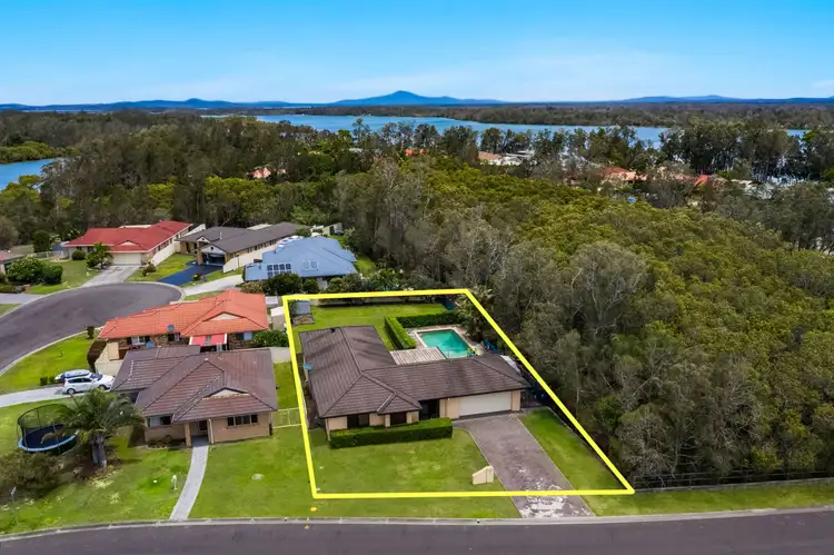 2 Bayview Drive, Yamba NSW 2464