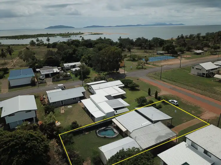 4 Waring Street, Lucinda QLD 4850