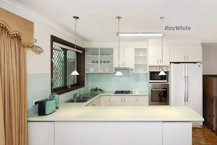 Sixth view of Homely house listing, 6 Oakhurst Court, Gladstone Park VIC 3043