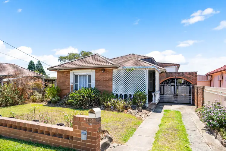 15 Seaman Avenue, Fairfield East NSW 2165