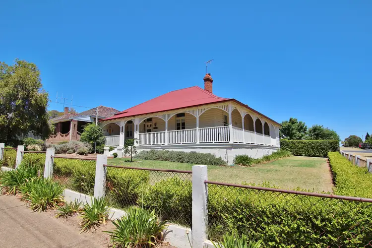 41 Caple Street, Young NSW 2594