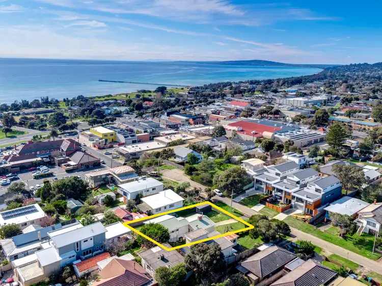 20 Eighth Avenue, Rosebud VIC 3939