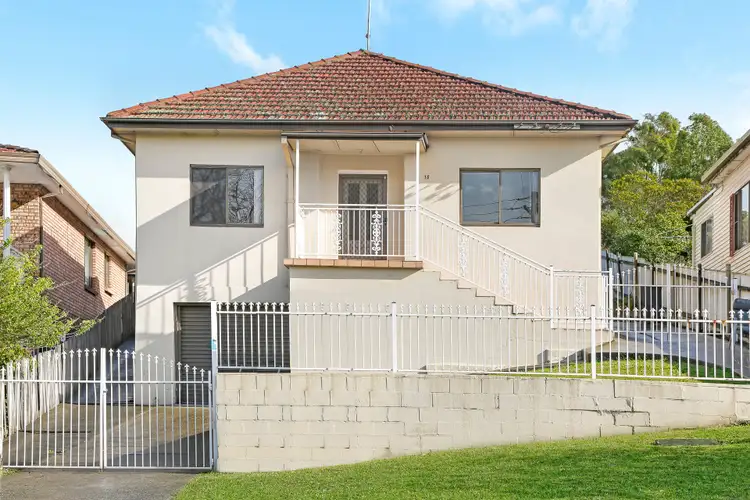 18 Auburn Parade, Cringila NSW 2502