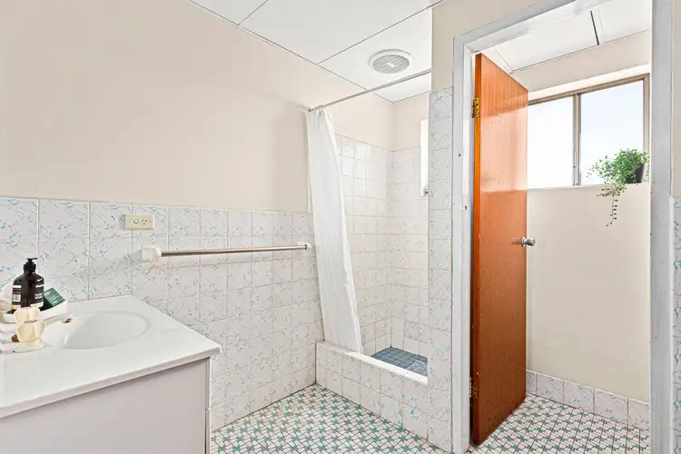 Fourth view of Homely unit listing, 4/23 Hillcrest Street, Wollongong NSW 2500