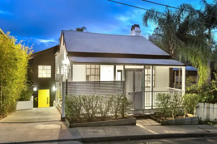 10 Young Street, Milton QLD 4064